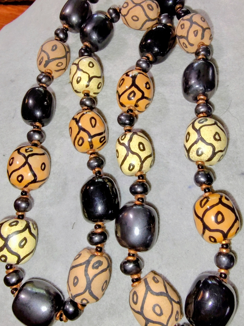 Handcrafted Black and Tan Ceramic Beaded Necklace 173g, 28"